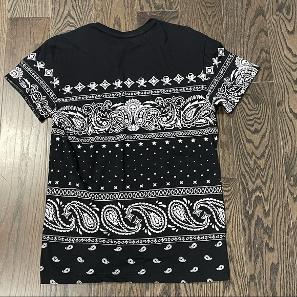 Ecko Unlimited Skull & Paisley Print Tee - Picture 3 of 4